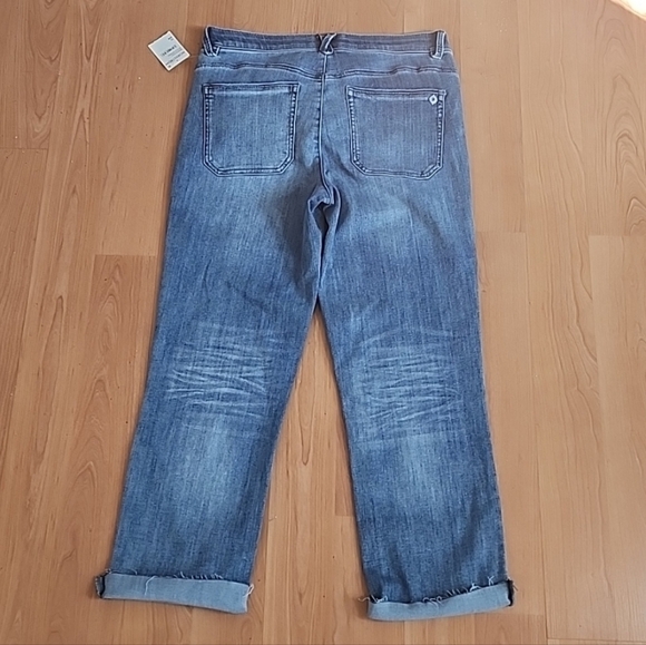 Democracy Ab Technology Straight Leg Jeans With Raw Hem New With Tags - Picture 9 of 16